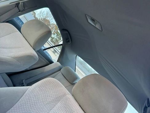 Used 2010 Toyota Camry LE image 21