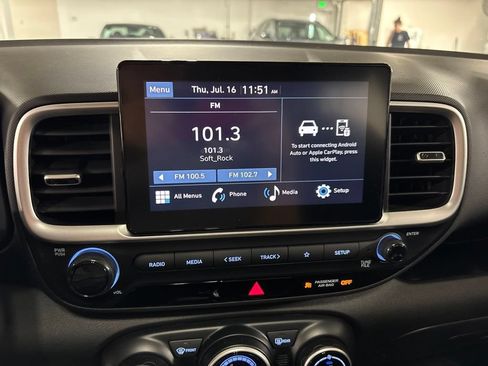 Used 2023 Hyundai Venue SEL w/ Cargo Package FWD image 17