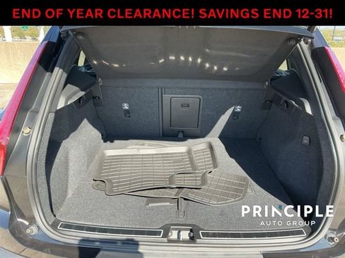 Certified 2021 Volvo XC40 P8 Recharge w/ Advanced Package image 32