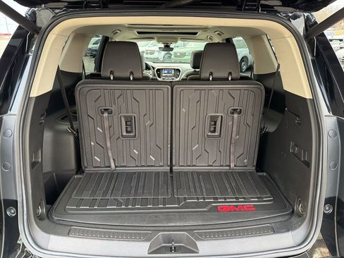 Used 2022 GMC Acadia Denali w/ Denali Ultimate Package image 17