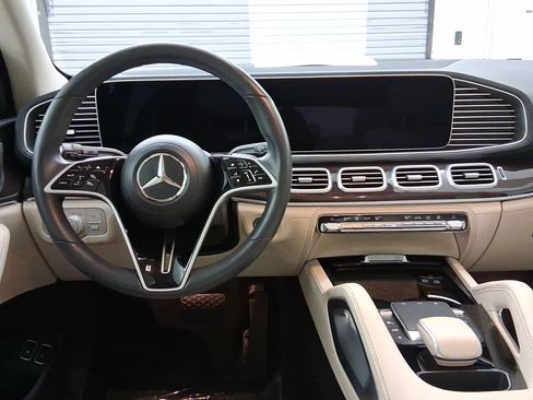 Used 2024 Mercedes-Benz GLE 450e 4MATIC image 4