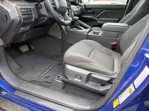 Used 2025 Toyota Tacoma SR5 image 9