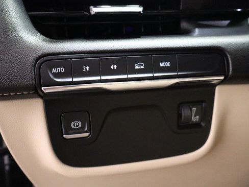 Used 2021 Cadillac Escalade Premium Luxury w/ LPO, Illumination Package AWD/4WD image 37