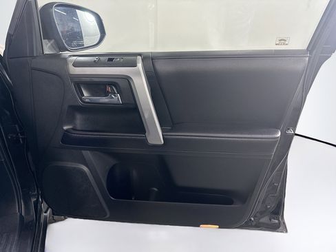 Used 2017 Toyota 4Runner SR5 image 30