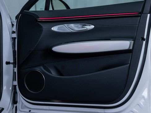 Used 2026 Genesis GV70 2.5T Select image 10