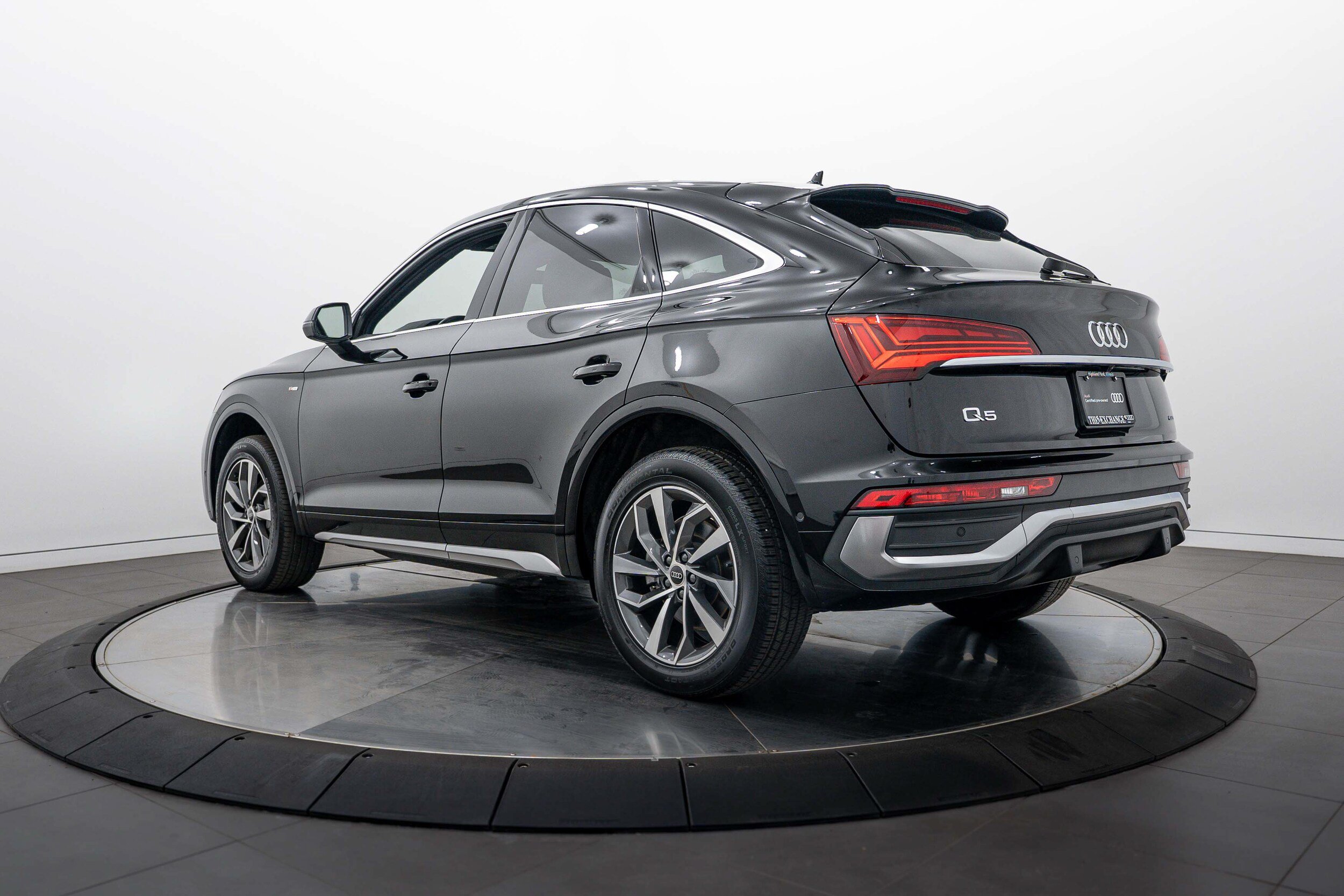 Certified 2023 Audi Q5 2.0T Prestige w/ Prestige Package AWD/4WD image 5