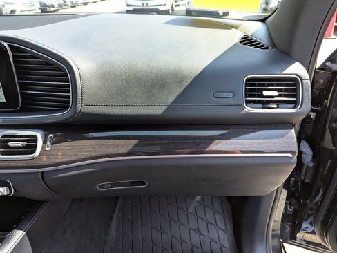 Used 2022 Mercedes-Benz GLS 450 4MATIC image 36