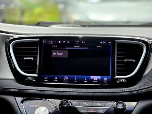 Used 2022 Chrysler Pacifica Limited w/ S Appearance Package FWD image 20