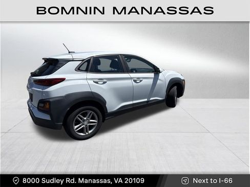Used 2018 Hyundai Kona SE FWD image 2