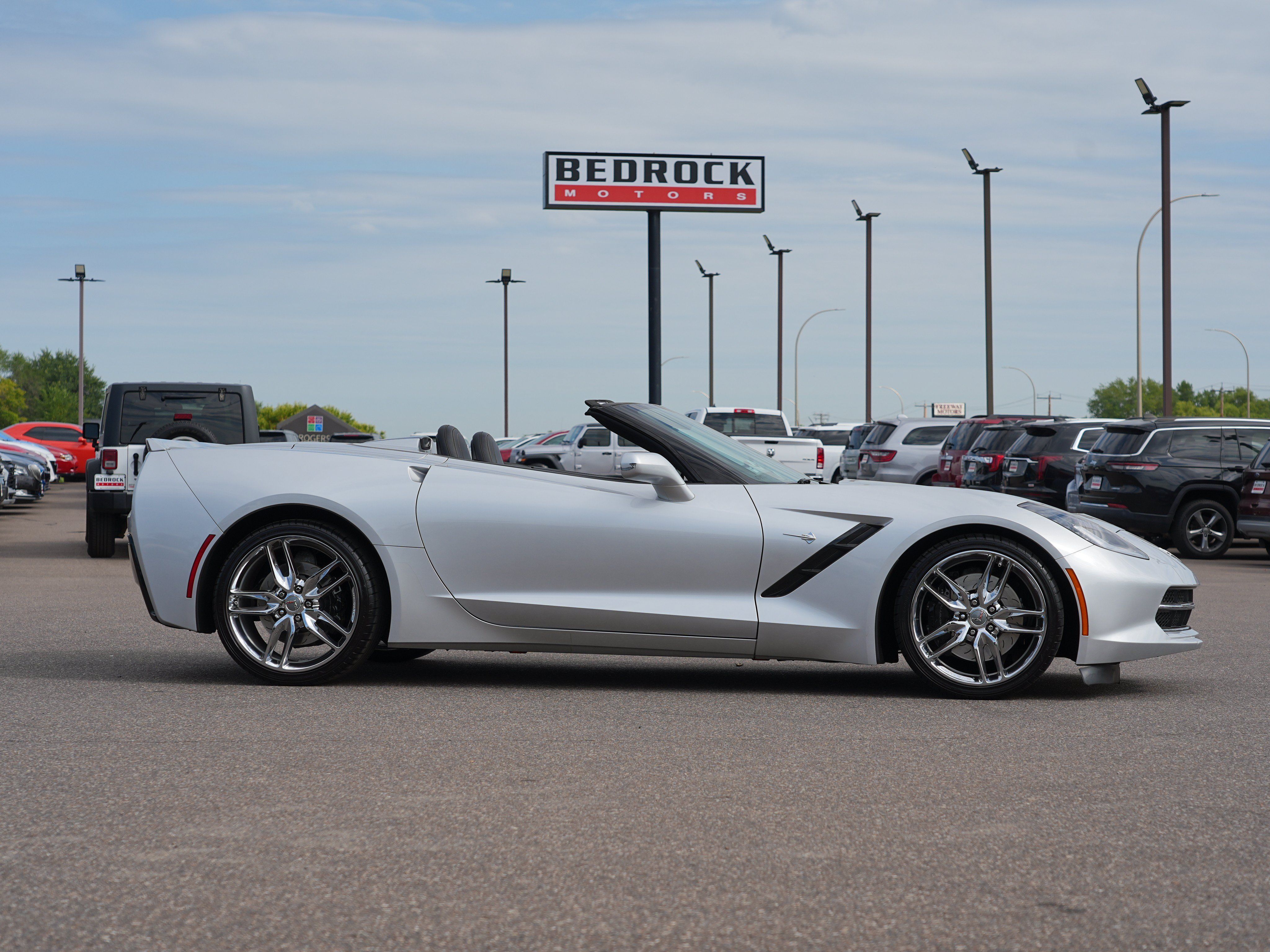 Used 2014 Chevrolet Corvette Stingray Convertible w/ 2LT Preferred Equipment Group RWD image 2