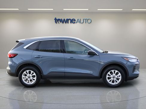 Used 2023 Ford Escape Active w/ Tech Pack #1 AWD/4WD image 8