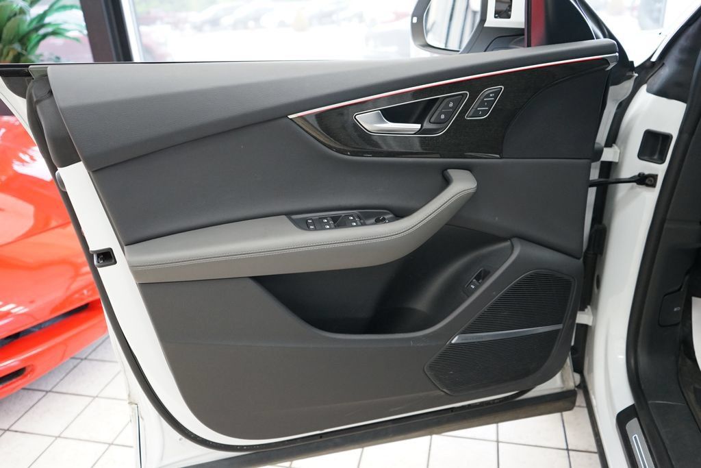 Used 2023 Audi Q8 Premium Plus AWD/4WD image 26