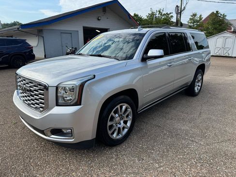 Used 2019 GMC Yukon XL Denali w/ Open Road Package AWD/4WD image 3