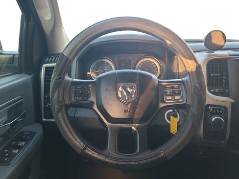Used 2019 RAM 1500 Classic SLT RWD image 12