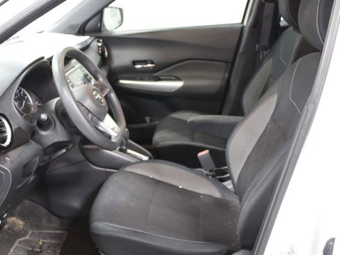 Used 2018 Nissan Kicks SV image 14