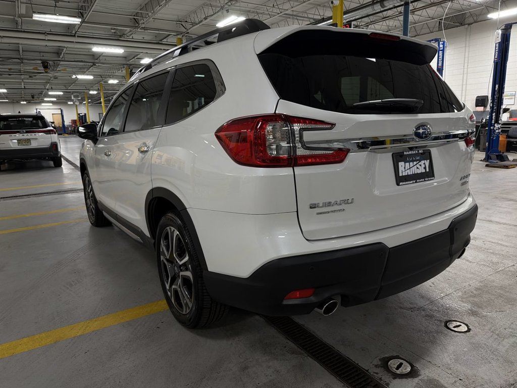 Used 2025 Subaru Ascent Touring AWD/4WD image 6