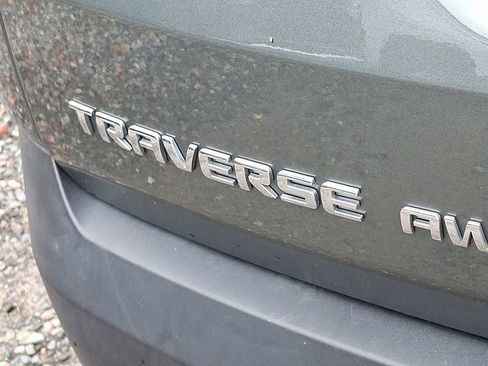 Used 2023 Chevrolet Traverse LT image 30