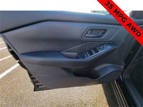 New 2025 Nissan Rogue S image 17