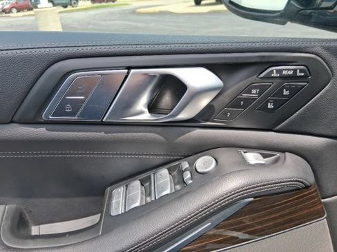Used 2019 BMW X7 xDrive40i w/ Premium Package AWD/4WD image 21