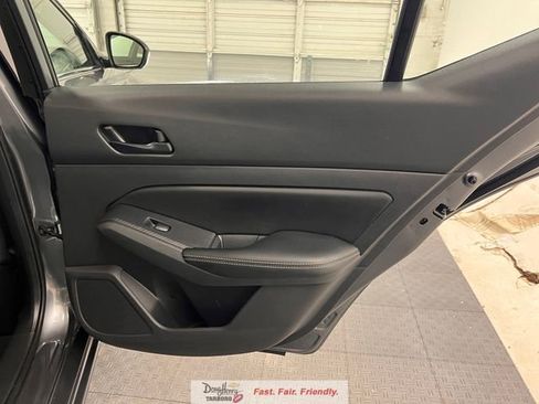 Used 2025 Nissan Altima 2.5 SV FWD image 32