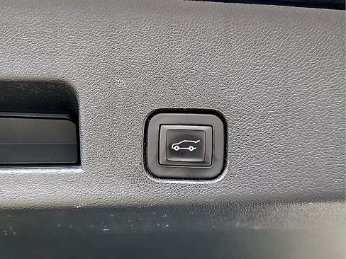 Used 2025 Chevrolet Traverse RS w/ LPO, Floor Liner Package AWD/4WD image 30