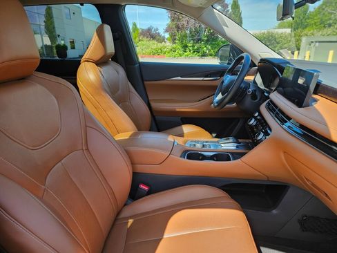 Used 2023 INFINITI QX60 Sensory w/ Vision Package AWD/4WD image 11