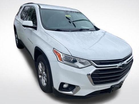 Used 2019 Chevrolet Traverse LT image 2