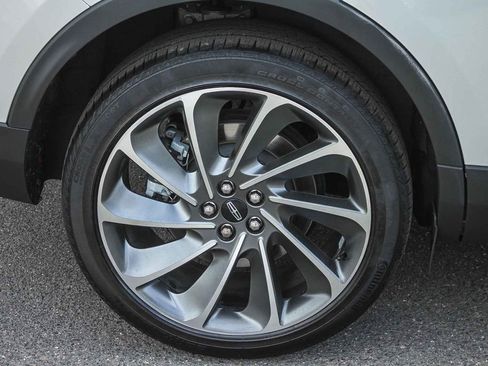 Used 2022 Lincoln Nautilus Reserve w/ Equipment Group 202A AWD/4WD image 13