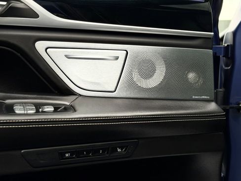 Used 2019 BMW ALPINA B7 xDrive w/ Luxury Rear Seating Package image 32