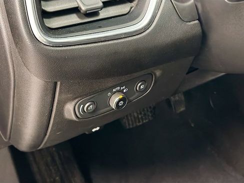 Used 2020 Chevrolet Equinox LT image 10