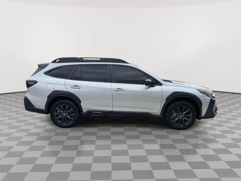 Used 2025 Subaru Outback Onyx Edition XT AWD/4WD image 9