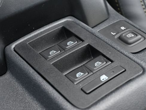 New 2025 Ford Bronco Badlands image 30