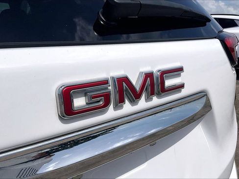 Used 2024 GMC Terrain SLE FWD image 27