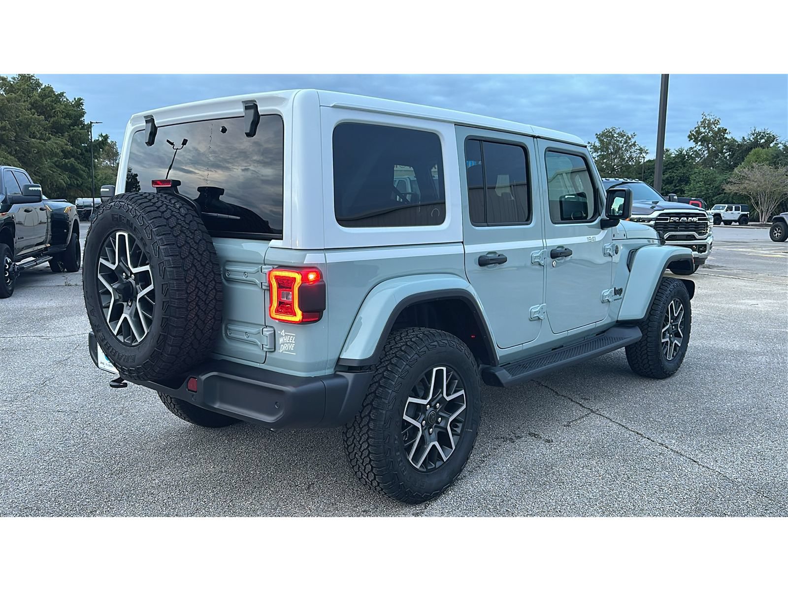 New 2027 Jeep Wrangler Unlimited Sahara AWD/4WD image 6