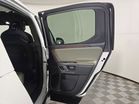 Used 2023 Rivian R1T Adventure image 19