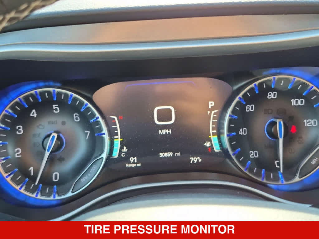 Used 2025 Chrysler Pacifica Select FWD image 28