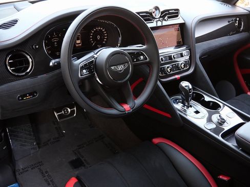 New 2026 Bentley Bentayga Speed image 2