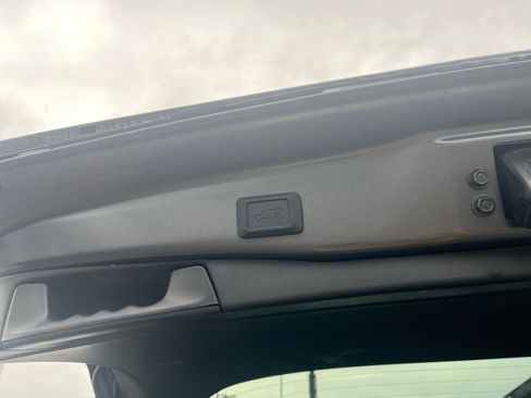 Used 2025 Toyota RAV4 XLE w/ Convenience Package image 23