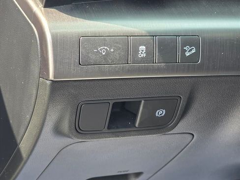Used 2025 Hyundai Kona SEL AWD/4WD image 8