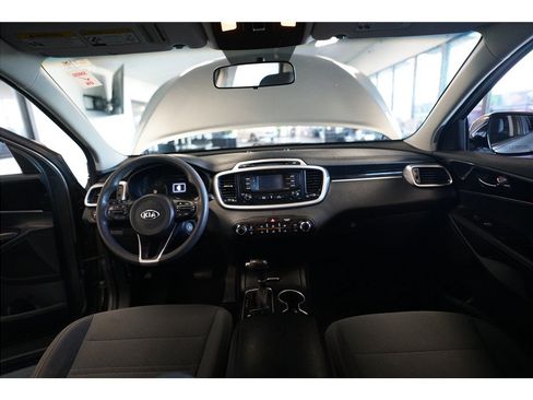 Used 2017 Kia Sorento LX FWD image 13