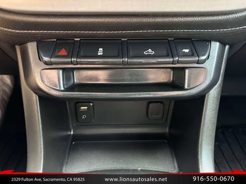 Used 2018 GMC Canyon SLE w/ SLE Convenience Package RWD image 17