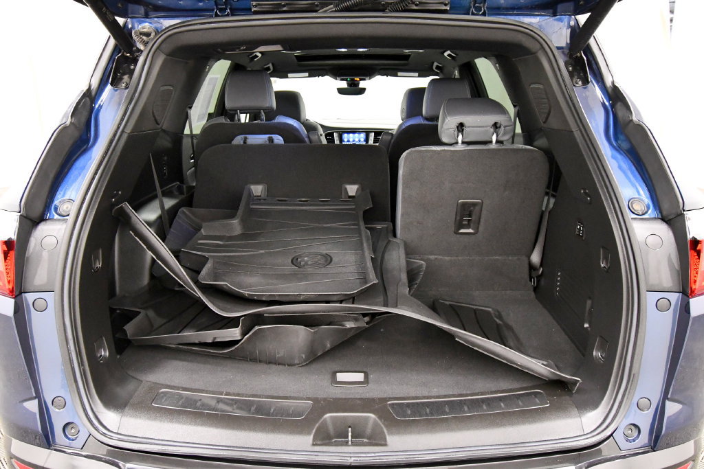 Used 2024 Buick Enclave Premium w/ Experience Buick Package AWD/4WD image 7