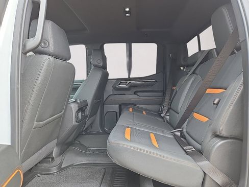 Used 2024 GMC Sierra 1500 AT4 w/ Technology Package AWD/4WD image 15