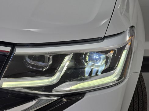 Used 2024 Volkswagen Taos SEL image 31