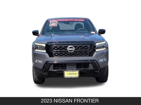 Certified 2023 Nissan Frontier SV w/ Midnight Edition Package RWD image 4