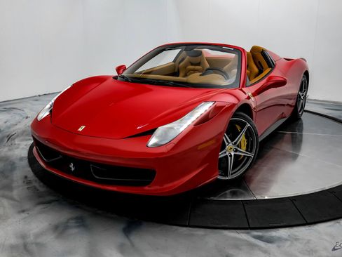 Used 2013 Ferrari 458 Spider image 4