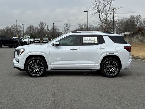 New 2026 GMC Terrain Denali w/ LPO, Floor Liner Package image 7