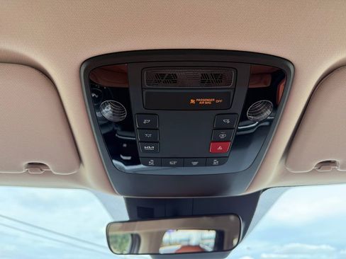 New 2026 Kia Carnival EX FWD image 24