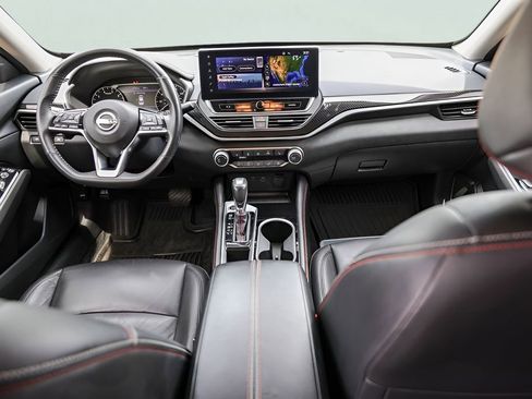 Used 2023 Nissan Altima 2.5 SR w/ SR Premium Package FWD image 28