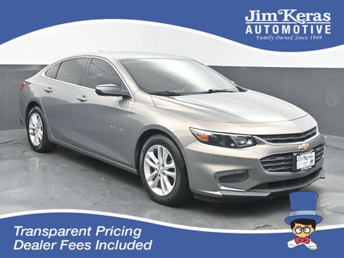 Used 2018 Chevrolet Malibu LT w/ Driver Confidence Package FWD image 1